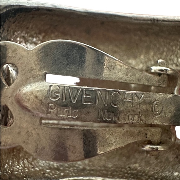 VINTAGE GIVENCHY SILVER CLIP ON - Picture 3 of 6
